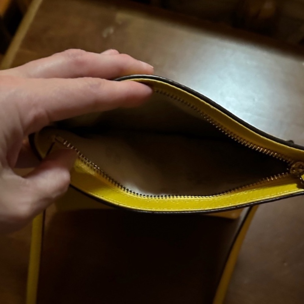 Tory Burch Yellow Crossbody Bag - Picture 4 of 5